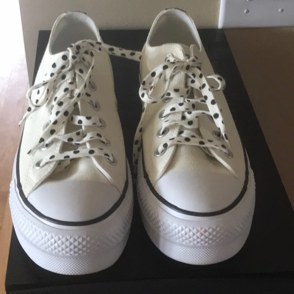 NEW Converse White and Black Platform OZ Sneakes - Picture 5 of 8